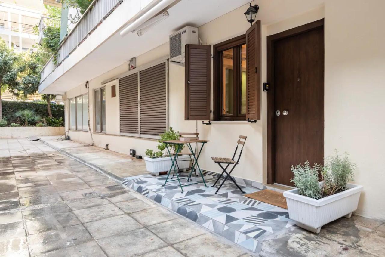 Cute Tiny Apartment In The Heart Of Flisvos أثينا المظهر الخارجي الصورة