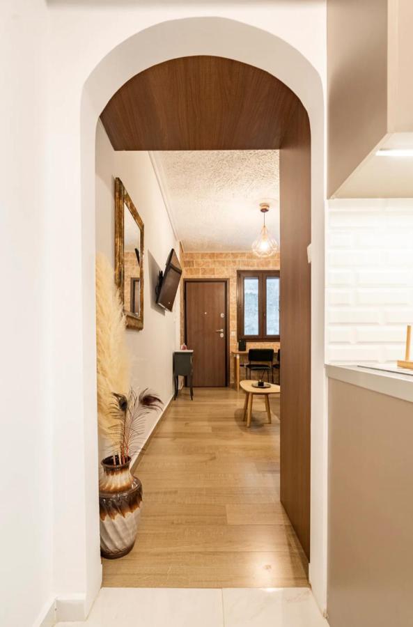 Cute Tiny Apartment In The Heart Of Flisvos أثينا المظهر الخارجي الصورة