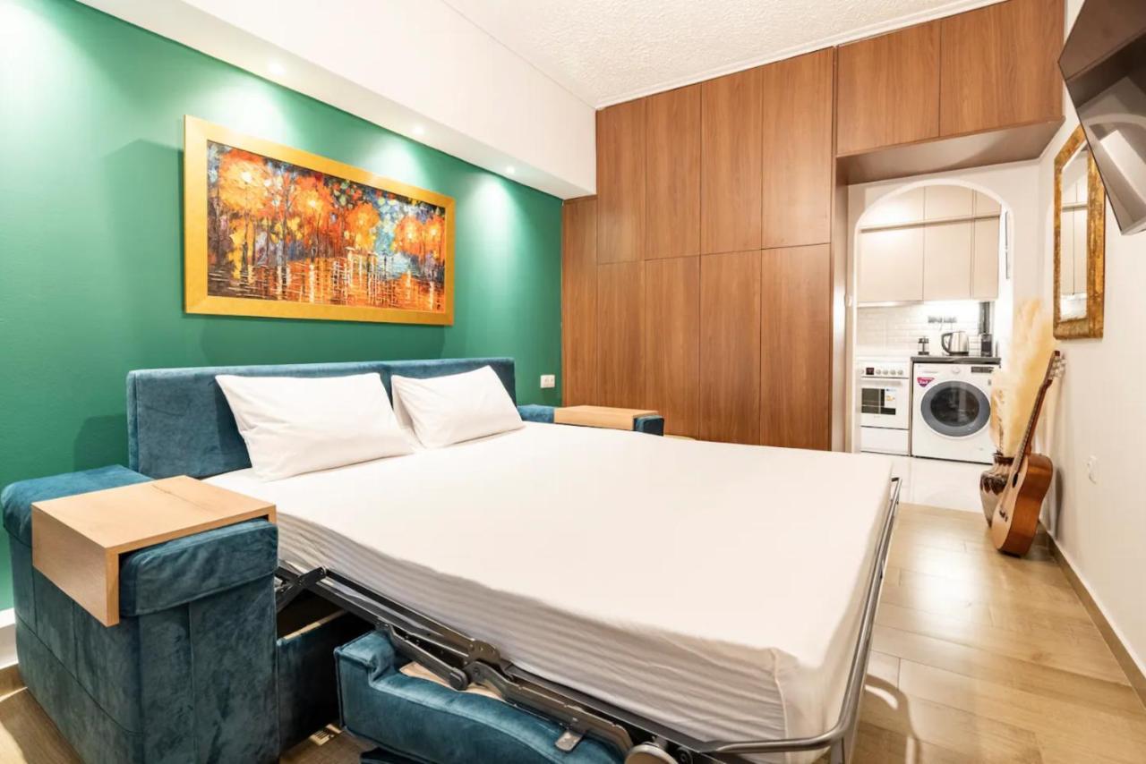 Cute Tiny Apartment In The Heart Of Flisvos أثينا المظهر الخارجي الصورة