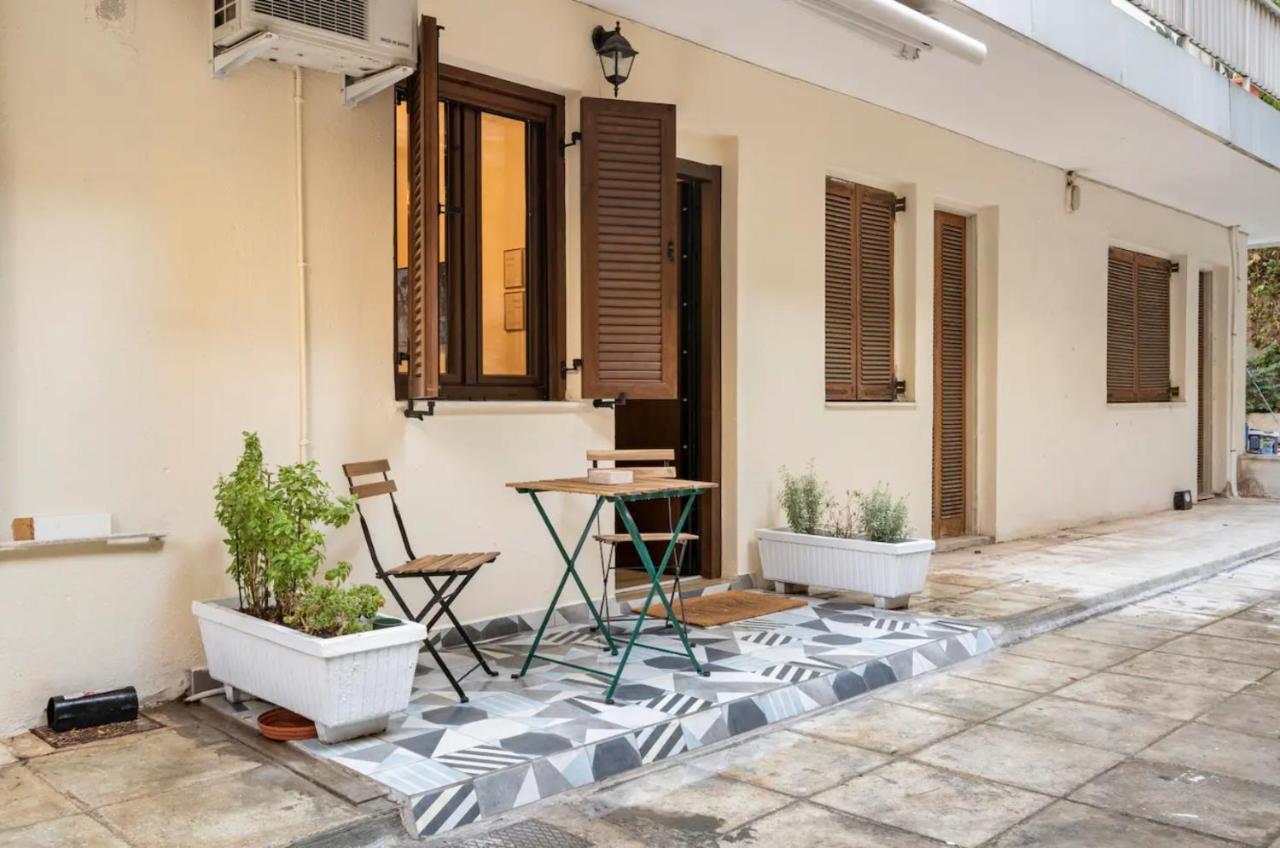 Cute Tiny Apartment In The Heart Of Flisvos أثينا المظهر الخارجي الصورة